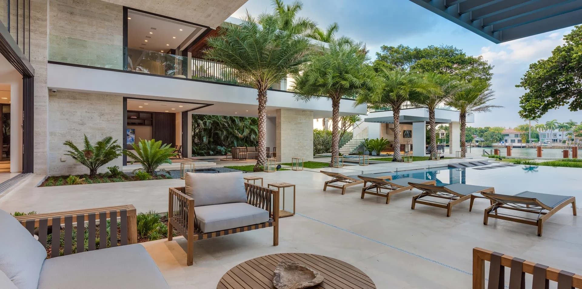 Qoterie resort-style pool construction image